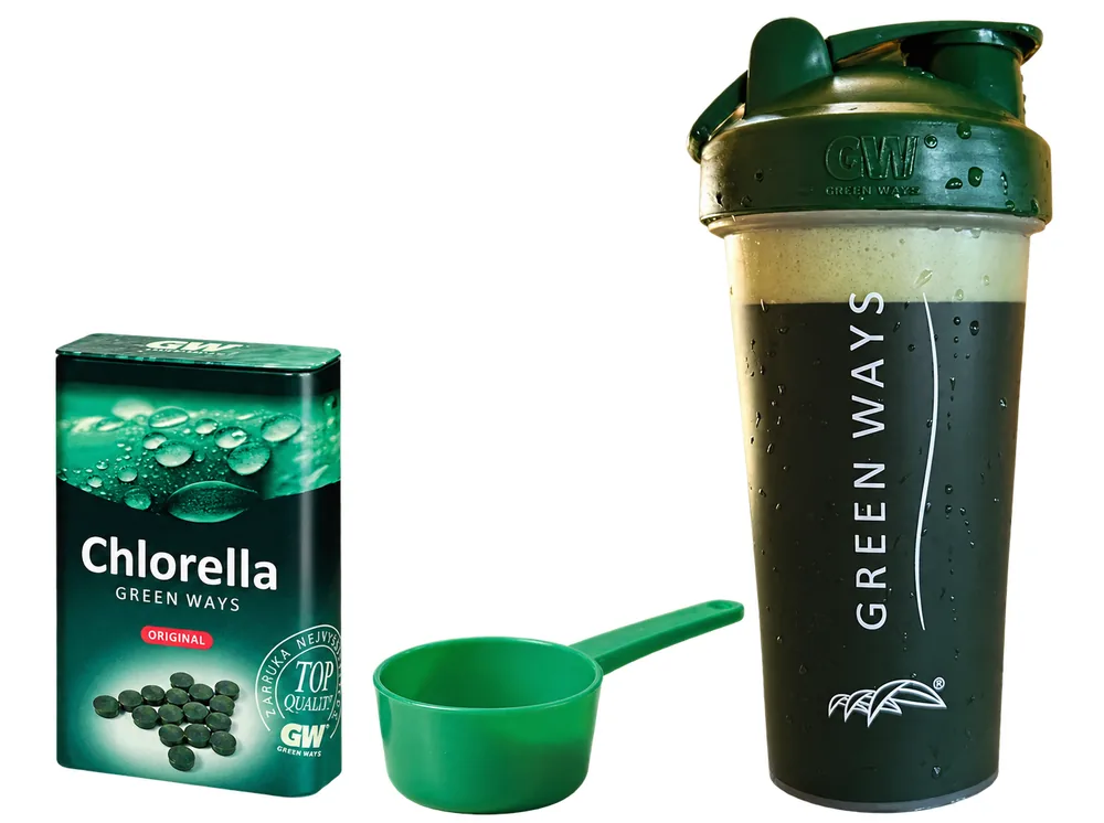 Zestaw producenta: szejker, miarka i pojemnik na chlorellę